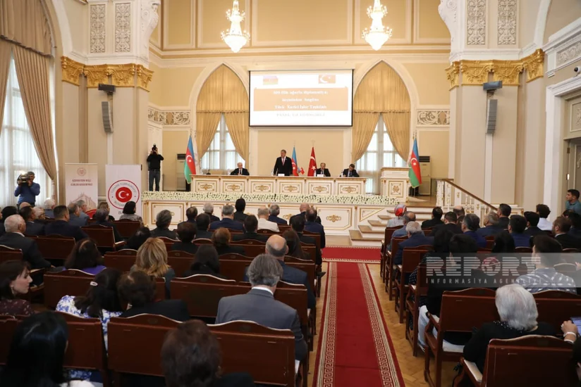 AMEA-da Türkiyə Xarici İşlər Təşkilatının 500 illiyi münasibətilə tədbir keçirilib
