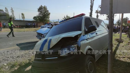 Şəkidə İnkassator və VAZ toqquşub, xəsarət alanlar var