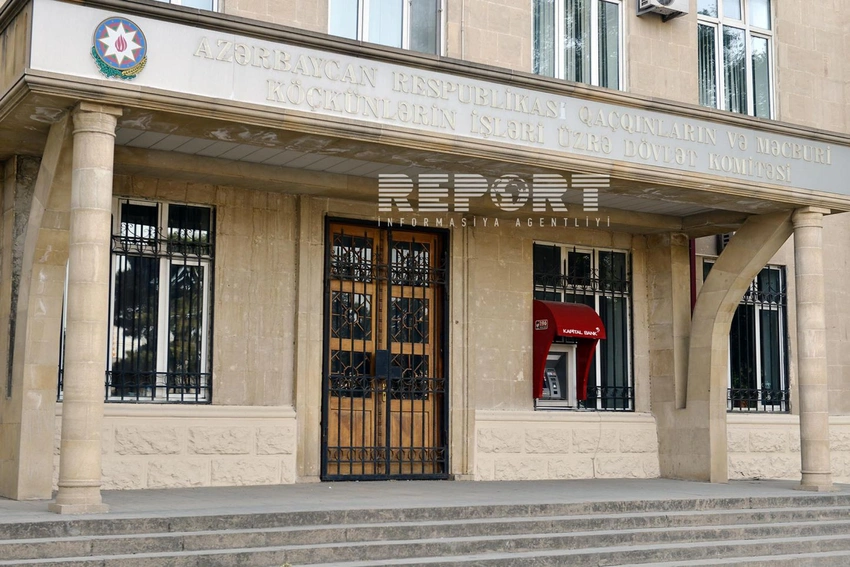 Polis “Qaçqınkom”un qarşısında yolu kəsmək istəyən şəxsi saxlayıb - RƏSMİ AÇIQLAMA