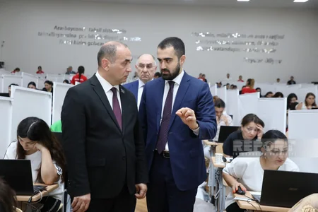 İctimaiyyət nümayəndələri müəllimlərin işə qəbulu üzrə imtahanları izləyiblər