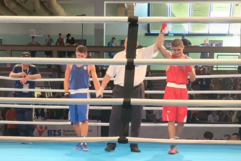 Avropa birinciliyi: Azərbaycanın iki boksçusu minimum bürünc medalı təmin edib