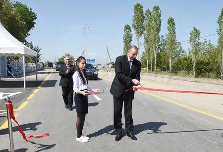 Prezident Xaçmazda avtomobil yolunun açılışında iştirak edib - YENİLƏNİB