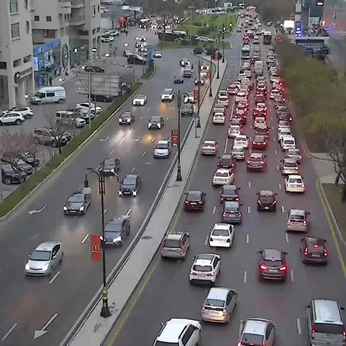 Bakıda sıxlıq müşahidə edilən yollar açıqlanıb