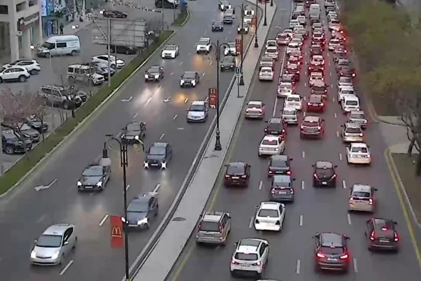 Bakıda sıxlıq müşahidə edilən yollar açıqlanıb