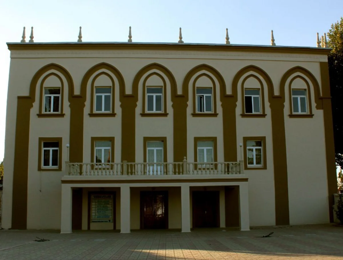 Əbülfəs Qarayev: Birinci vitse-prezidentin göstərişi ilə Gəncə Dövlət Dram Teatrının yeni binasında təmir-bərpa işləri aparılır