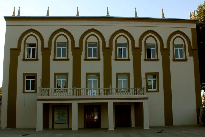 Əbülfəs Qarayev: Birinci vitse-prezidentin göstərişi ilə Gəncə Dövlət Dram Teatrının yeni binasında təmir-bərpa işləri aparılır