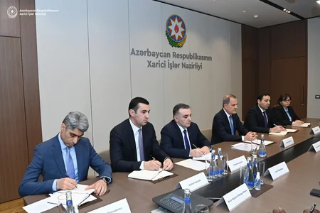 Ceyhun Bayramov konqolu həmkarı ilə regional vəziyyəti müzakirə edib - YENİLƏNİB-2