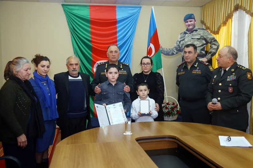 NATO Azərbaycan Ordusunun şəhid mayorunu Ləyaqətli xidmət medalı ilə təltif edib