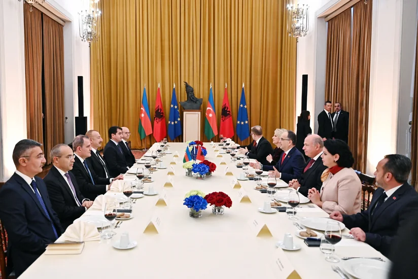Presidents of Azerbaijan, Albania hold expanded meeting during official lunch
