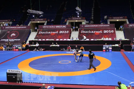 ​Azərbaycan güləşçiləri gənclərin Avropa çempionatında 1 qızıl və 1 gümüş medal qazanıb - FOTO