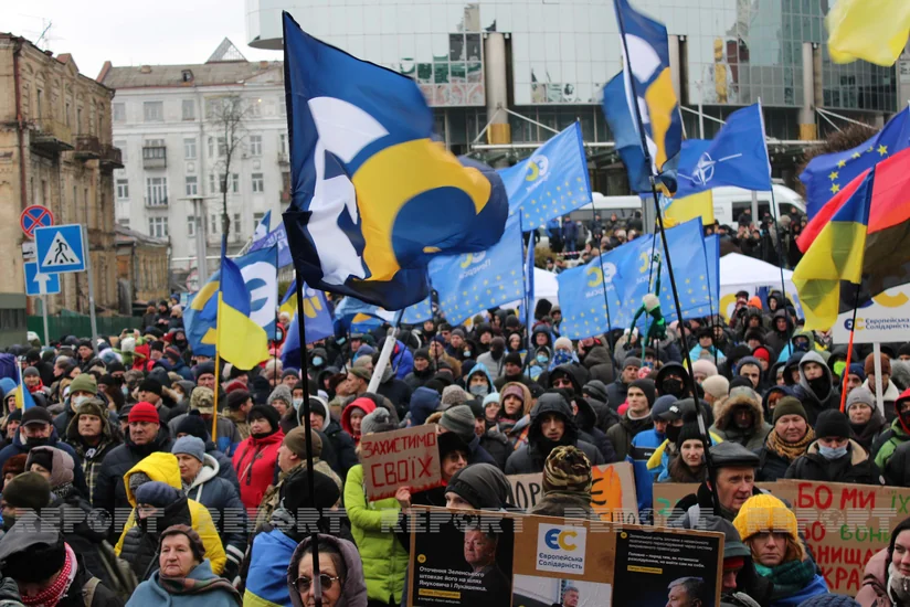 Сторонники Петра Порошенко проводят в Киеве акцию протеста