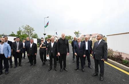 İlham Əliyev və Mehriban Əliyeva Xocalı şəhərinə köçən sakinlərlə görüşüblər - YENİLƏNİB