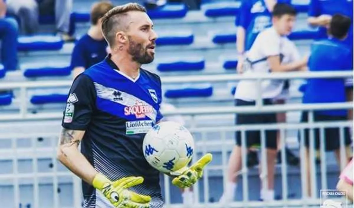 Qarabağ italiyalı qapıçını transfer edir