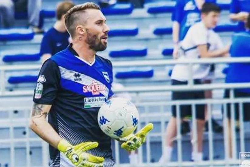 Qarabağ italiyalı qapıçını transfer edir
