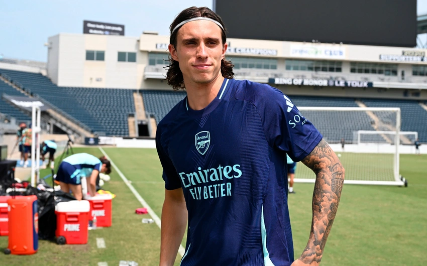 Arsenalın futbolçusu zədələnərək bir neçə həftəlik sıradan çıxıb