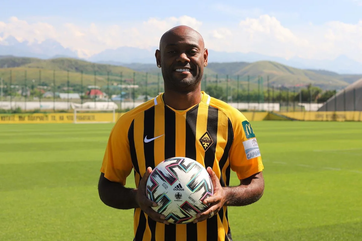 Qarabağın rəqibi ulduz futbolçusu ilə yollarını ayırır