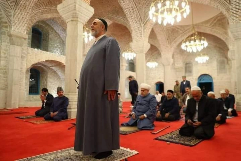 QMİ Şuşada namazda Ocaqnejatın Allahşükür Paşazadədən öndə durmasına münasibət bildirirb