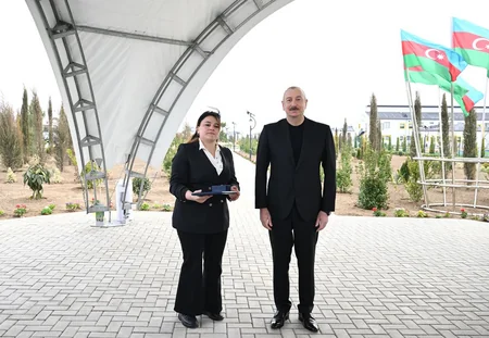 İlham Əliyev və birinci xanım Ağdamın Sarıcalı kəndinin ilk mərhələsinin açılışında iştirak edib - YENİLƏNİB-3