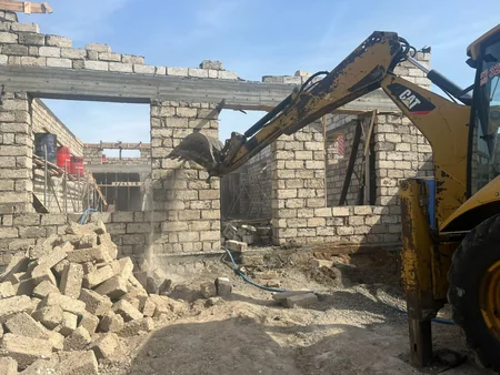 В поселке Бузовна снесена незаконная постройка