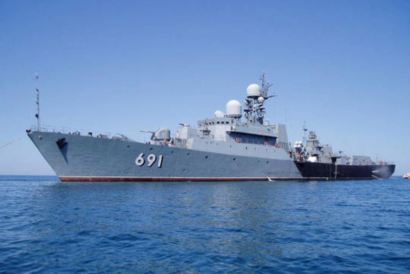 Корабли Каспийской флотилии РФ прибыли в бакинский порт