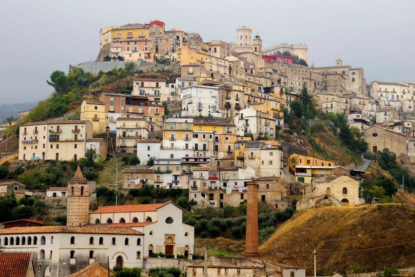 Italy eyes offering 28,000 euros for people willing to relocate to villages