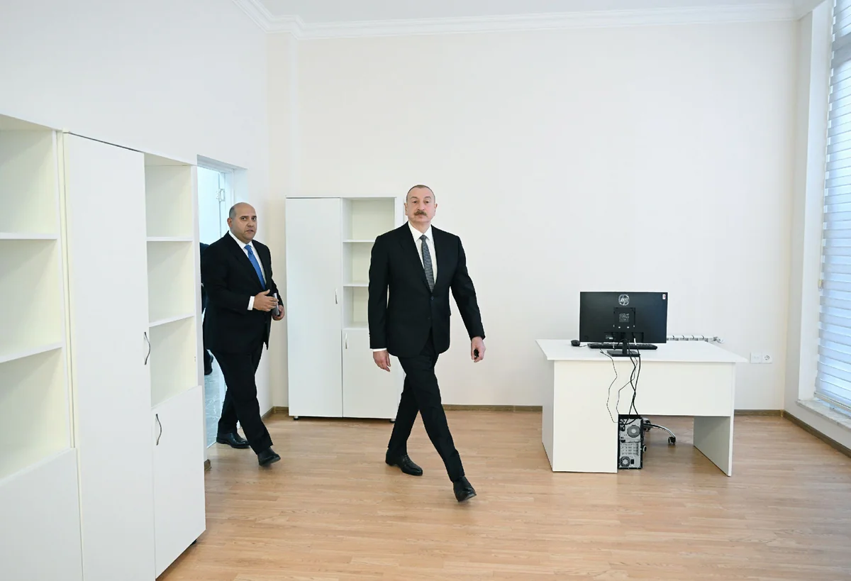 Prezident Ağdamın Kəngərli kəndində yerli icra strukturları üçün inşa edilmiş çoxfunksiyalı inzibati binada yaradılan şəraitlə tanış olub