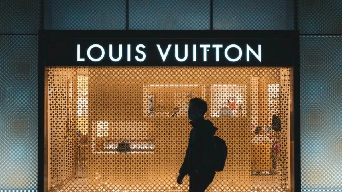 Məşhur moda evi 1 milyard dollara satılır