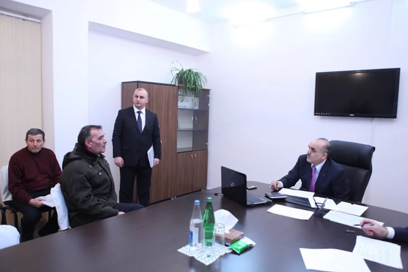 Səlim Müslümov 4 rayon və şəhər üzrə vətəndaşları qəbul edib