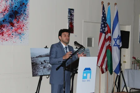 Ermənilər ​Los Anceles yəhudi sinaqoqunda Xocalı soyqırımı ilə bağlı tədbiri pozmağa çalışıb