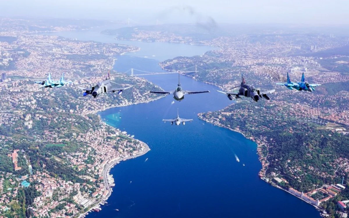 Azərbaycan və Türkiyə qırıcılarının İstanbuldakı nümunəvi uçuşları barədə görüntülər paylaşılıb