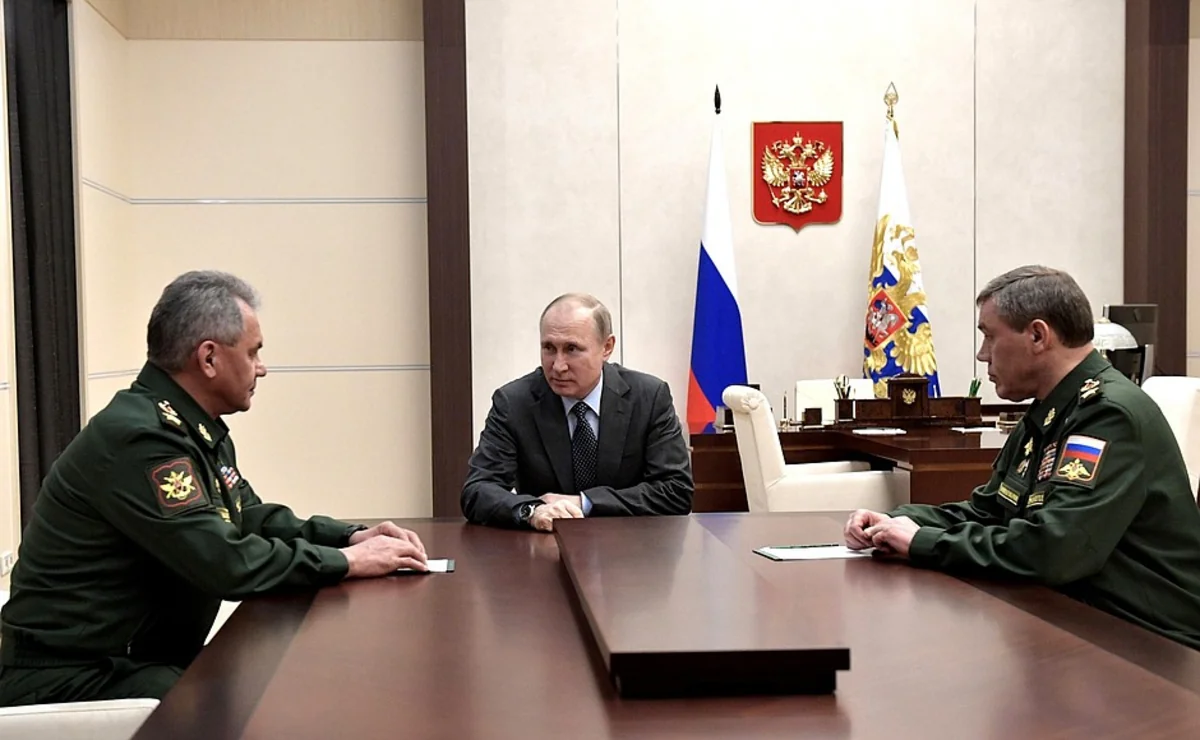 Putin meeting Shoigu, Gerasimov behind closed doors