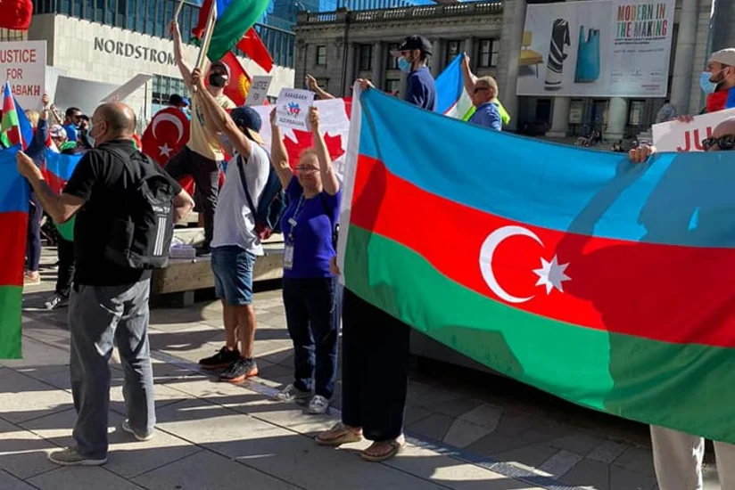 Əcnəbi gənclər Azərbaycanın ərazi bütövlüyünə dəstək nümayiş etdiriblər