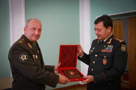 Azərbaycan Silahlı Qüvvələrinin Baş Qərargah rəisi belaruslu həmkarı ilə görüşüb