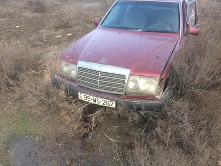 Neftçalada “Audi” traktoru keçmək istəyərkən qəzaya düşüb