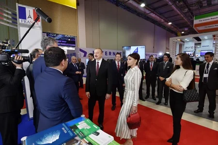 Prezident İlham Əliyev “Bakutel-2019” sərgisi ilə tanış olub - YENİLƏNİB