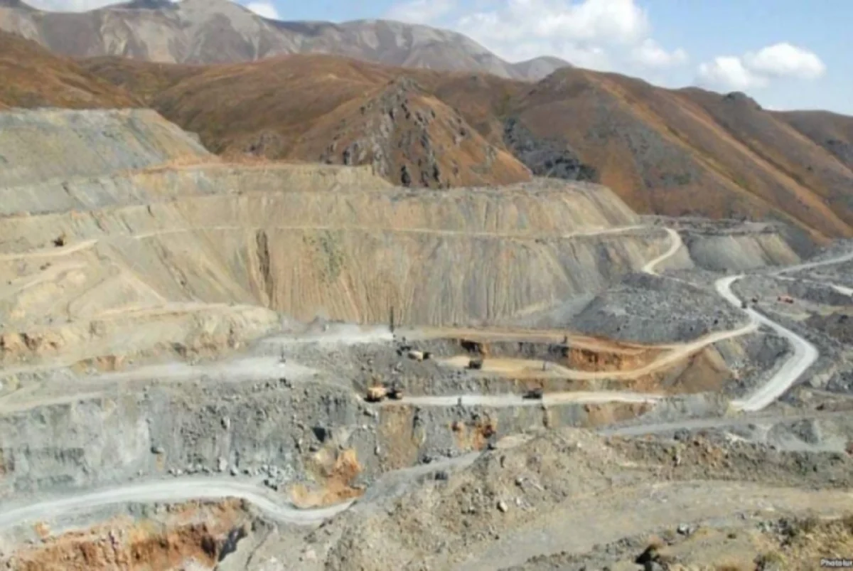 Azərbaycanda 3 faydalı qazıntı yatağı hərraca çıxarılır