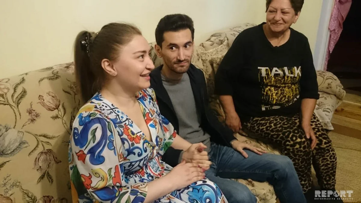 Fədayə Laçın jurnalistlər üçün mahnı ifa edib: Oxumaqdan ötrü ürəyim gedir