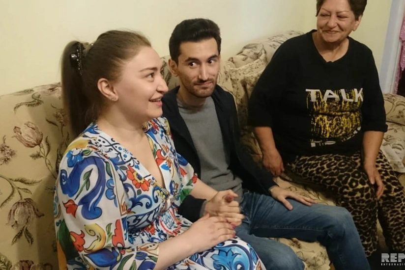 Fədayə Laçın jurnalistlər üçün mahnı ifa edib: Oxumaqdan ötrü ürəyim gedir