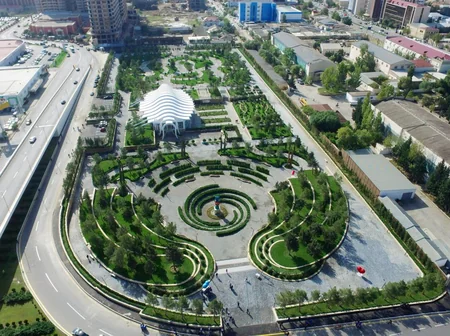 Azərbaycan Prezidenti Xətai rayonunda yeni yaradılan park kompleksinin açılışında iştirak edib