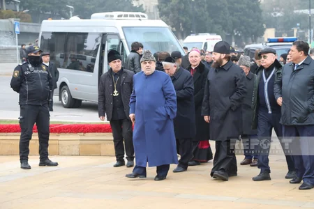 Azərbaycan xalqı şəhidlərini yad edir