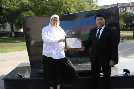 Diasporla İş üzrə Dövlət Komitəsinin əməkdaşları Qroznıya səfər edib