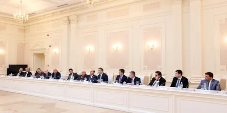 Ali Məhkəmədə kredit və digər mübahisələrə baxılması zamanı üzə çıxan problemlər müzakirə olunub