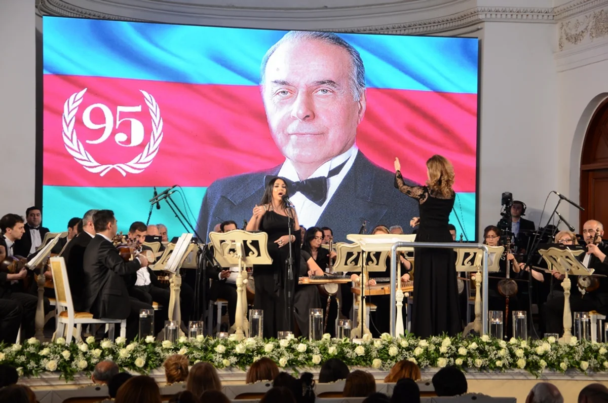 Səbail rayonunda Heydər Əliyevin xatirəsinə həsr olunmuş klassik musiqi gecəsi keçirilib