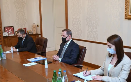 Ceyhun Bayramov İranın Azərbaycanda səlahiyyət müddəti başa çatan səfiri ilə görüşüb