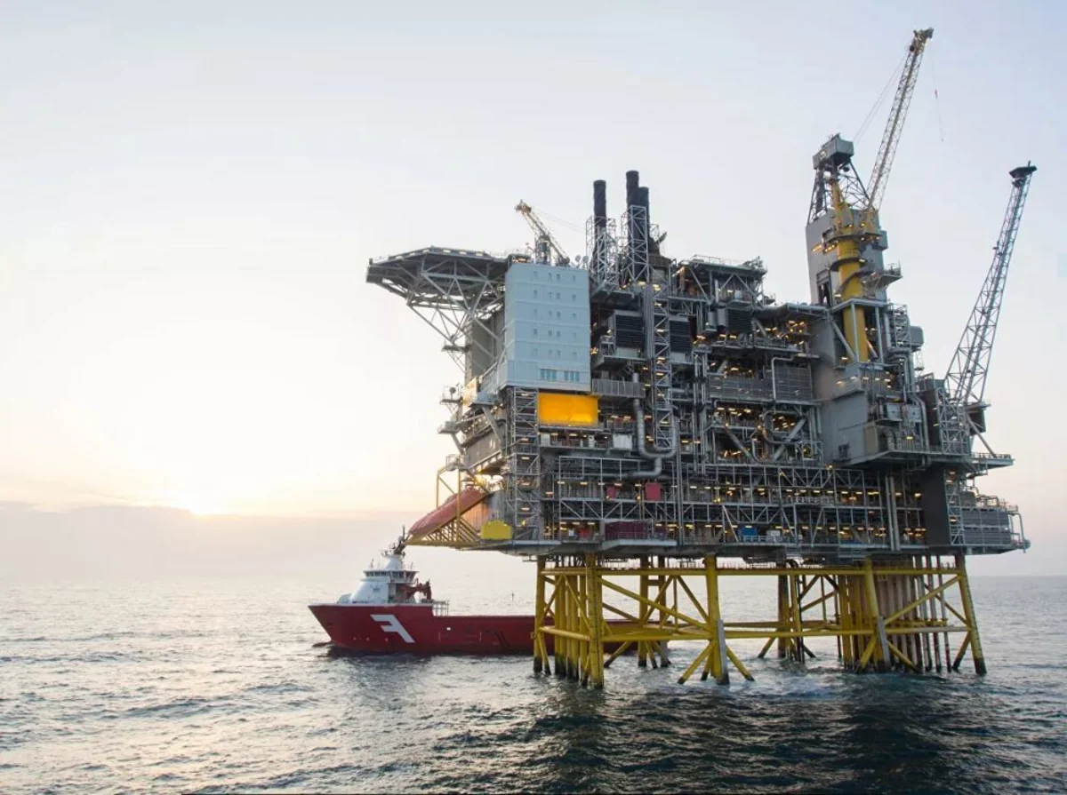 Brent neftinin qiyməti 63 dollardan yuxarı qalxıb