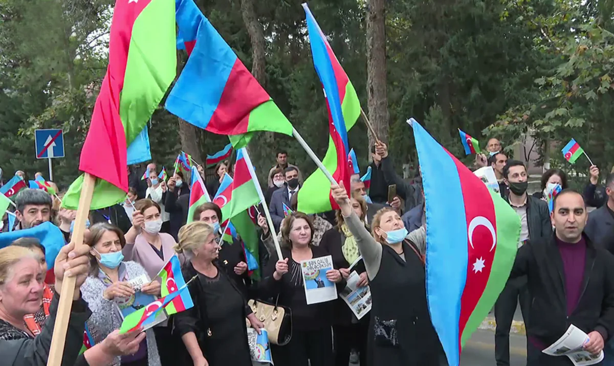 Döyüş iştirakçıları arasında təbliğat və təşviqat işləri davam edir
