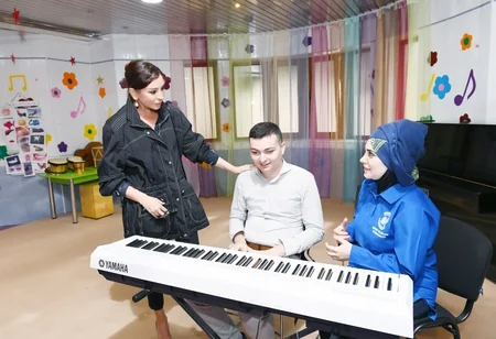 Mehriban Əliyeva Bakıdakı Autizm sindromlu uşaqlar üçün reabilitasiya Mərkəzini ziyarət edib