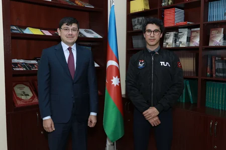 Diaspor Komitəsinin sədri kosmosa uçmağa hazırlaşan Cahangir Atasevərlə görüşüb