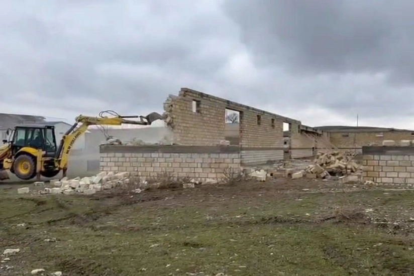 Qubada qanunsuz tikili sökülüb