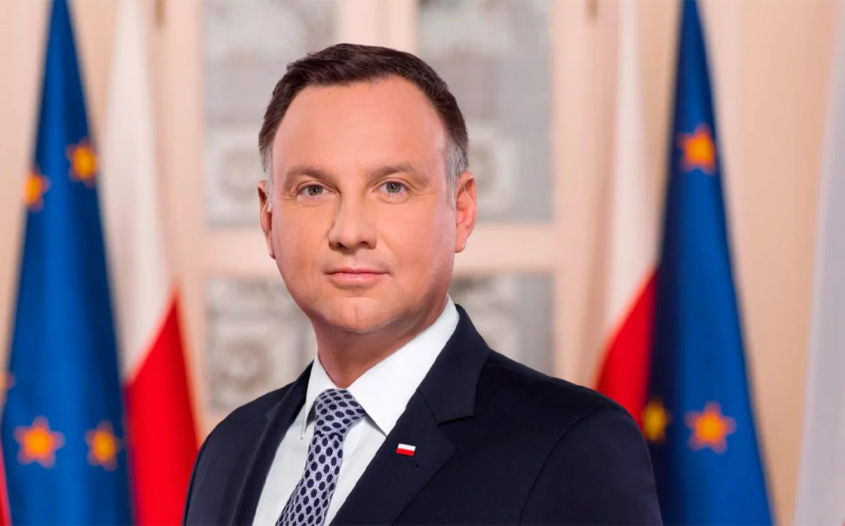 Polşa Prezidenti Silahlı Qüvvələrin iki komandirinin istefasını qəbul edib